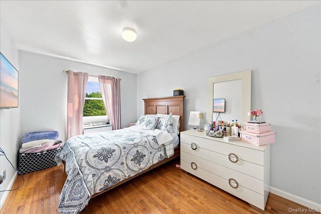 5 Stanton Court, Bronx, NY 10473