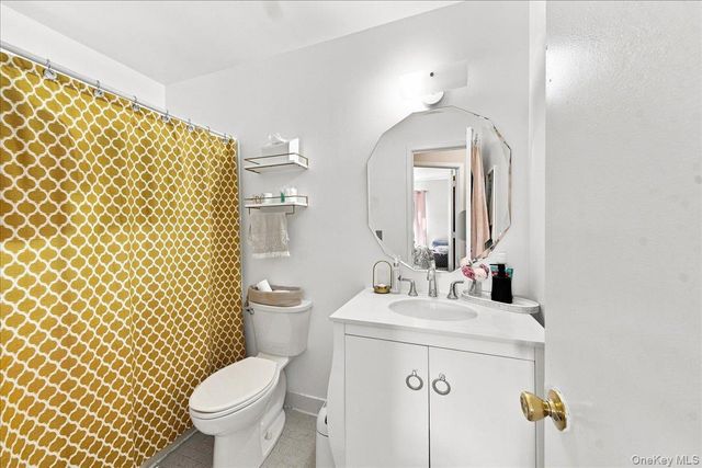 5 Stanton Court, Bronx, NY 10473