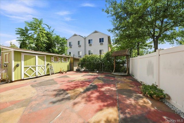 5 Stanton Court, Bronx, NY 10473