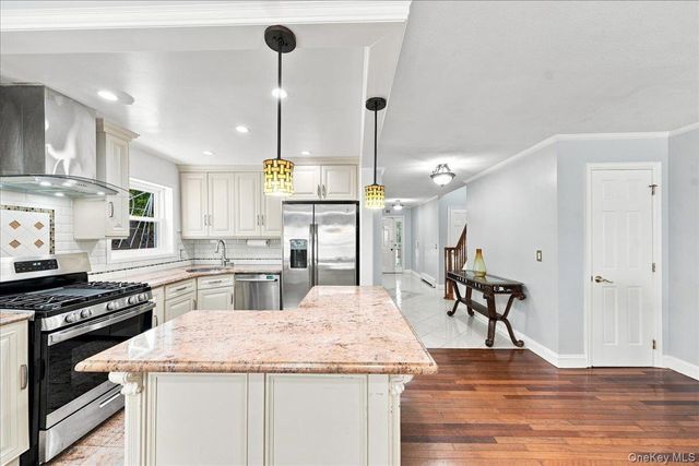 5 Stanton Court, Bronx, NY 10473