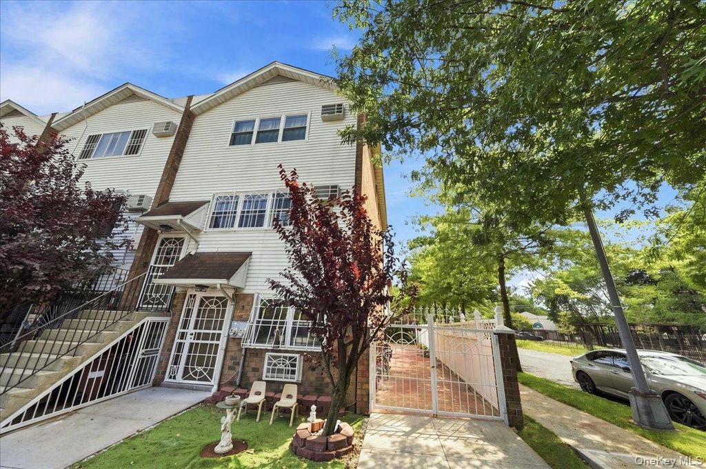 5 Stanton Court, Bronx, NY 10473 — photo 2