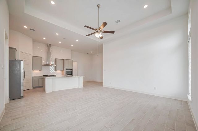 3007 Golden Isle Drive, Texas City, TX 77568