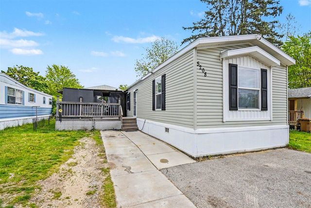5208 Village Drive, Wyoming, MI 49509