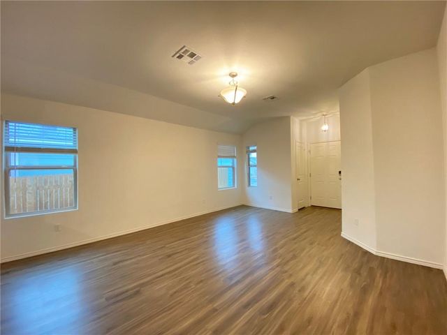 529 Greatest Gift WAY, Jarrell, TX 76537