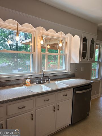 218 Flora Avenue SE, Rome, GA 30161