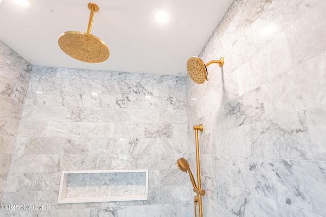 11 Maplewood Avenue, Rumson, NJ 07760