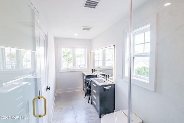 11 Maplewood Avenue, Rumson, NJ 07760