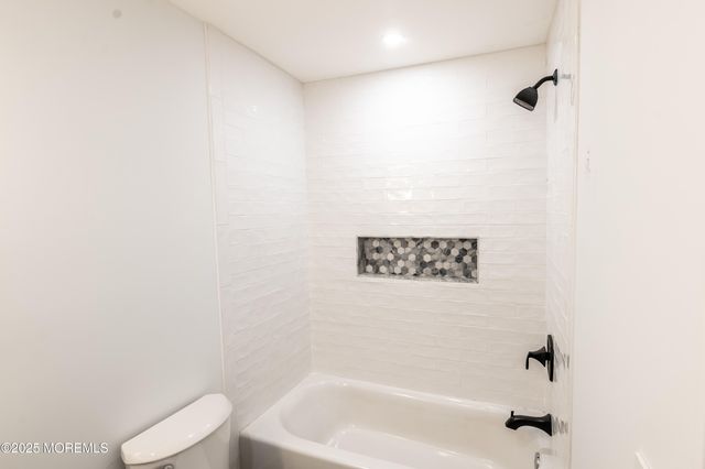 11 Maplewood Avenue, Rumson, NJ 07760