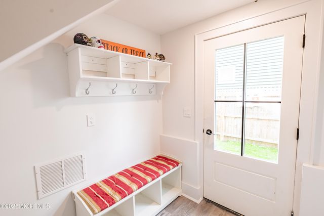 11 Maplewood Avenue, Rumson, NJ 07760