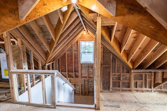 11 Maplewood Avenue, Rumson, NJ 07760