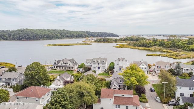 11 Maplewood Avenue, Rumson, NJ 07760