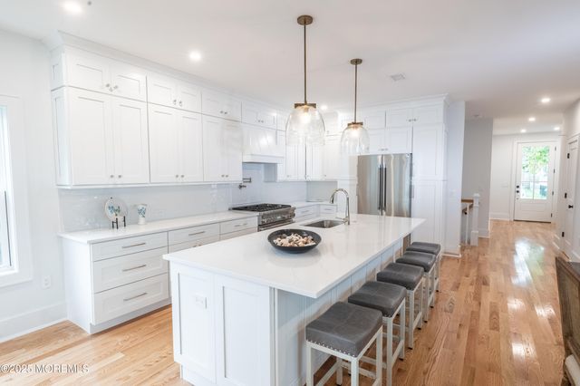 11 Maplewood Avenue, Rumson, NJ 07760