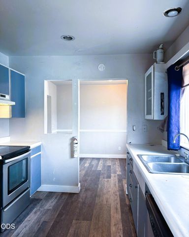 1231 NE A Street, Grants Pass, OR 97526
