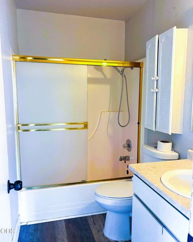 1231 NE A Street, Grants Pass, OR 97526