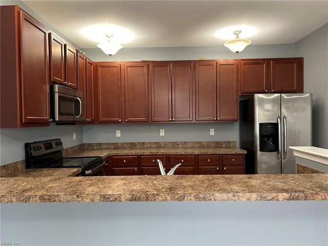 2464 Leytonstone DR, Chesapeake, VA 23321