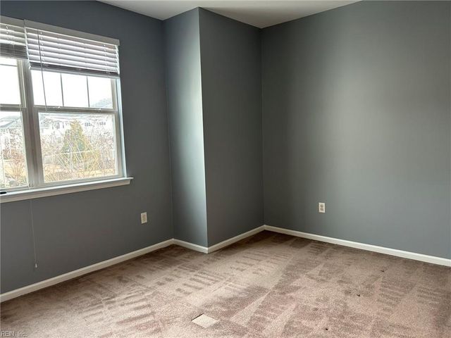 2464 Leytonstone DR, Chesapeake, VA 23321