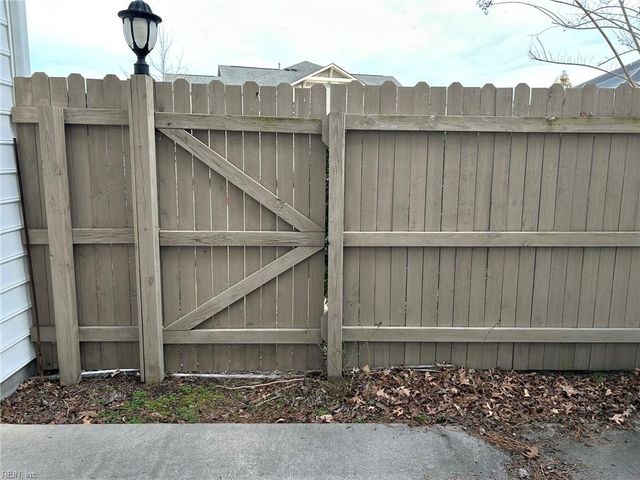 2464 Leytonstone DR, Chesapeake, VA 23321