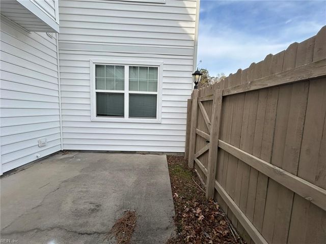 2464 Leytonstone DR, Chesapeake, VA 23321