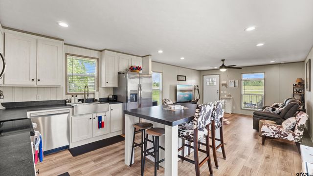 6642 US Highway 67 W, Omaha, TX 75571