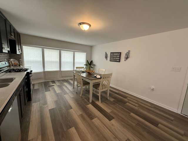 241 Blackthorn Road, Matteson, IL 60443