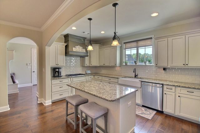4484 CHESTNUT HILL DR, Collierville, TN 38017