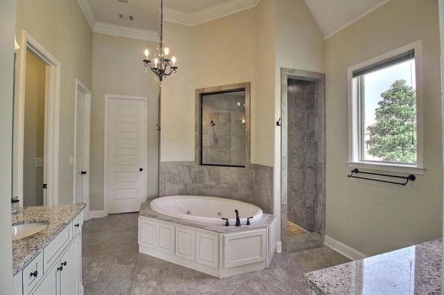 4484 CHESTNUT HILL DR, Collierville, TN 38017
