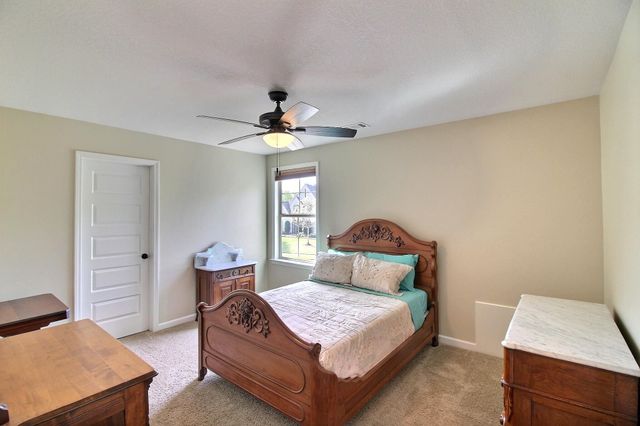 4484 CHESTNUT HILL DR, Collierville, TN 38017