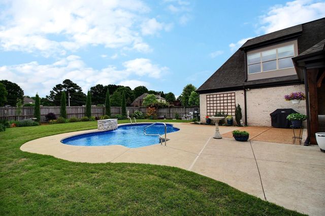 4484 CHESTNUT HILL DR, Collierville, TN 38017