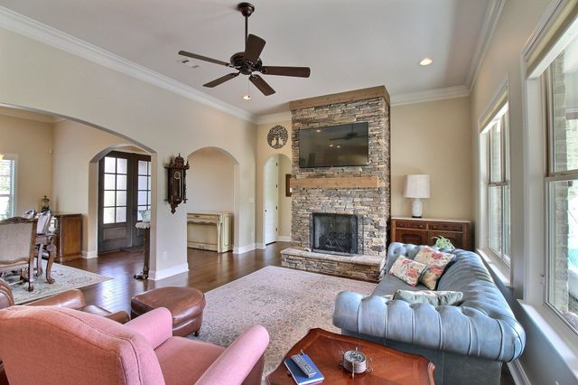 4484 CHESTNUT HILL DR, Collierville, TN 38017