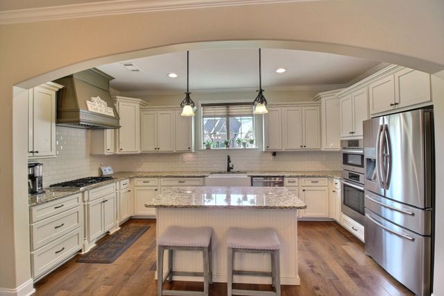 4484 CHESTNUT HILL DR, Collierville, TN 38017