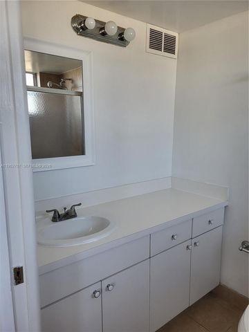 1020 94th St 503, Bay Harbor Islands, FL 33154