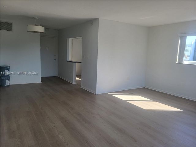 1020 94th St 503, Bay Harbor Islands, FL 33154