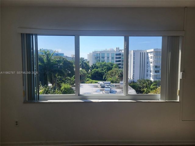 1020 94th St 503, Bay Harbor Islands, FL 33154