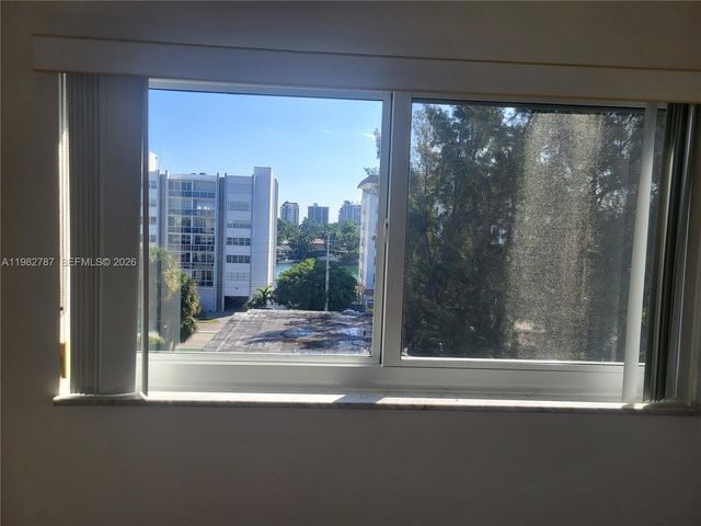 1020 94th St 503, Bay Harbor Islands, FL 33154