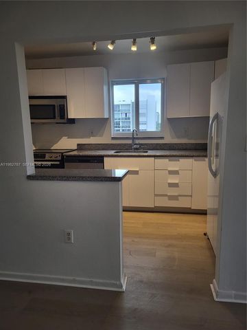 1020 94th St 503, Bay Harbor Islands, FL 33154