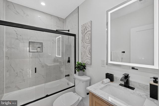 1923 JACKSON ST NE, Washington, DC 20018