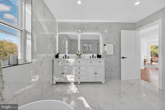 1923 JACKSON ST NE, Washington, DC 20018