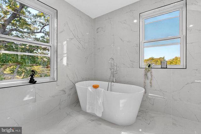 1923 JACKSON ST NE, Washington, DC 20018