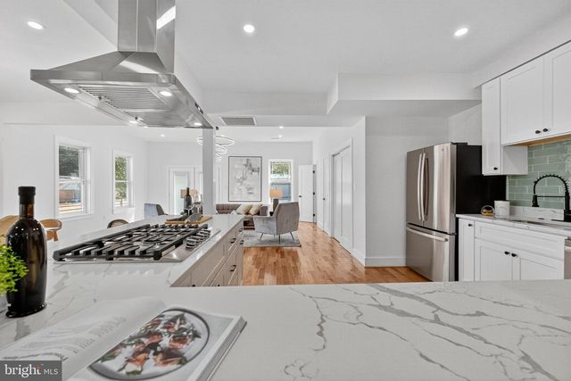 1923 JACKSON ST NE, Washington, DC 20018