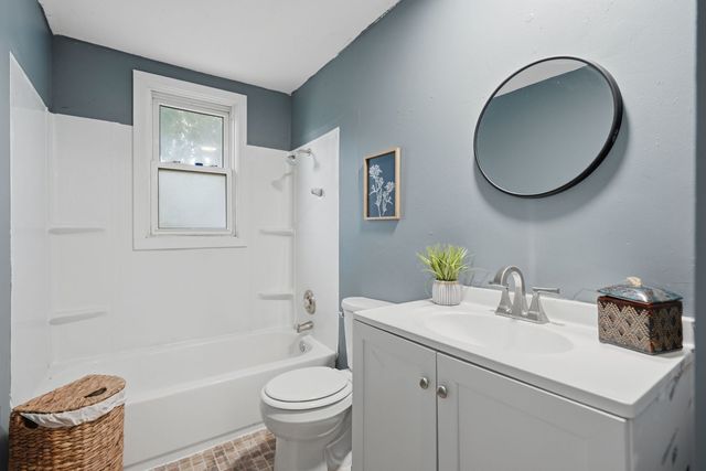 2626 Brady Street, Davenport, IA 52803