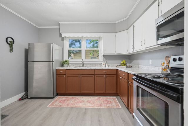 2626 Brady Street, Davenport, IA 52803