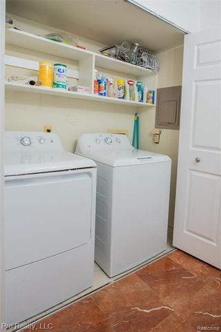 3559 Port Cove Drive, Waterford, MI 48328