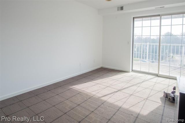 3559 Port Cove Drive, Waterford, MI 48328