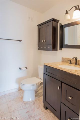 3559 Port Cove Drive, Waterford, MI 48328