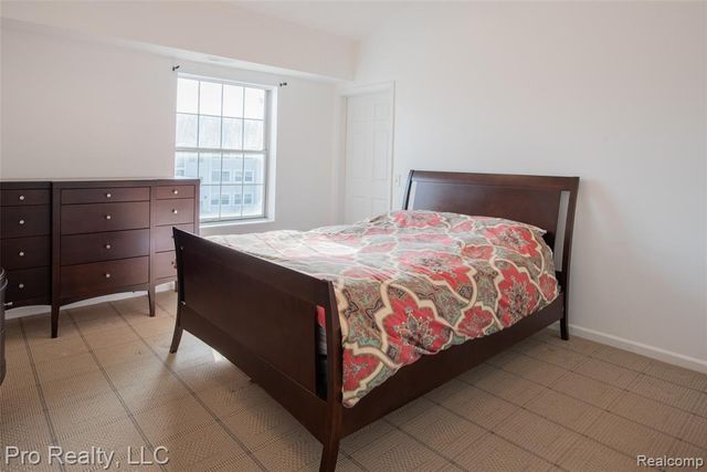 3559 Port Cove Drive, Waterford, MI 48328