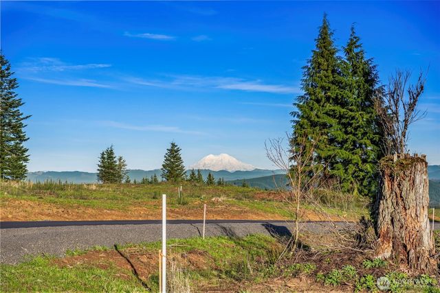 239 Suncrest Drive, Castle Rock, WA 98611