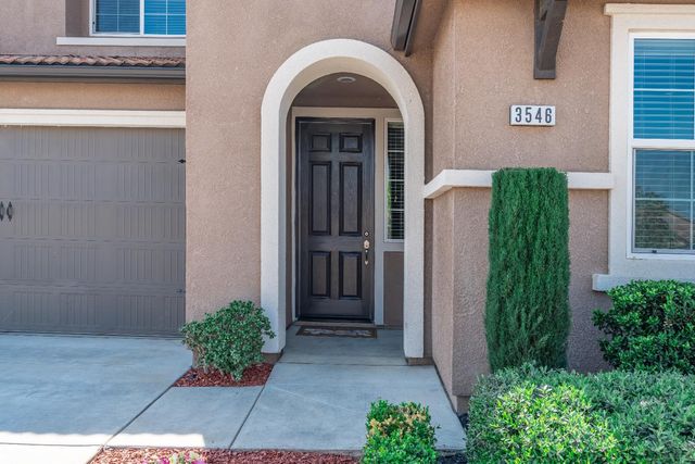 3546 Saginaw Avenue, Clovis, CA 93619