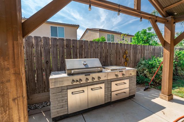 3546 Saginaw Avenue, Clovis, CA 93619