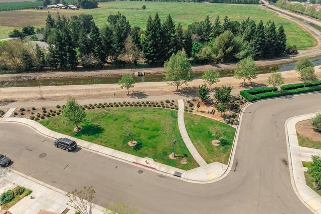 3546 Saginaw Avenue, Clovis, CA 93619