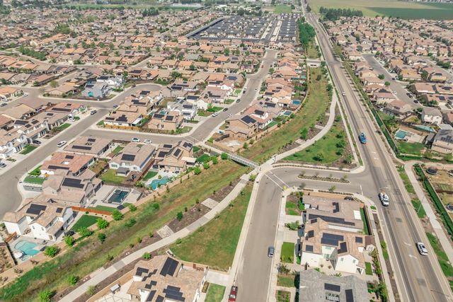 3546 Saginaw Avenue, Clovis, CA 93619